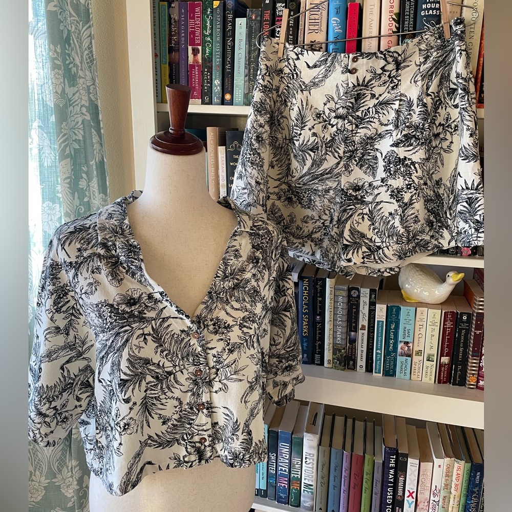 Linen black and white floral pattern short set